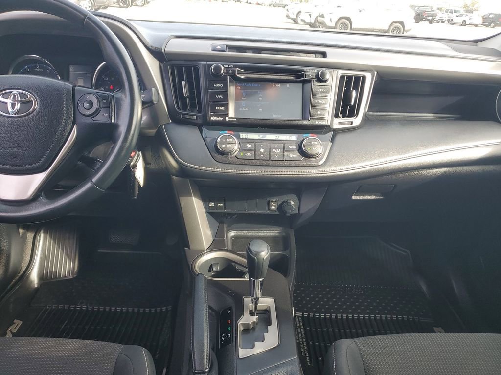 Used 2016 Toyota RAV4 XLE image 10