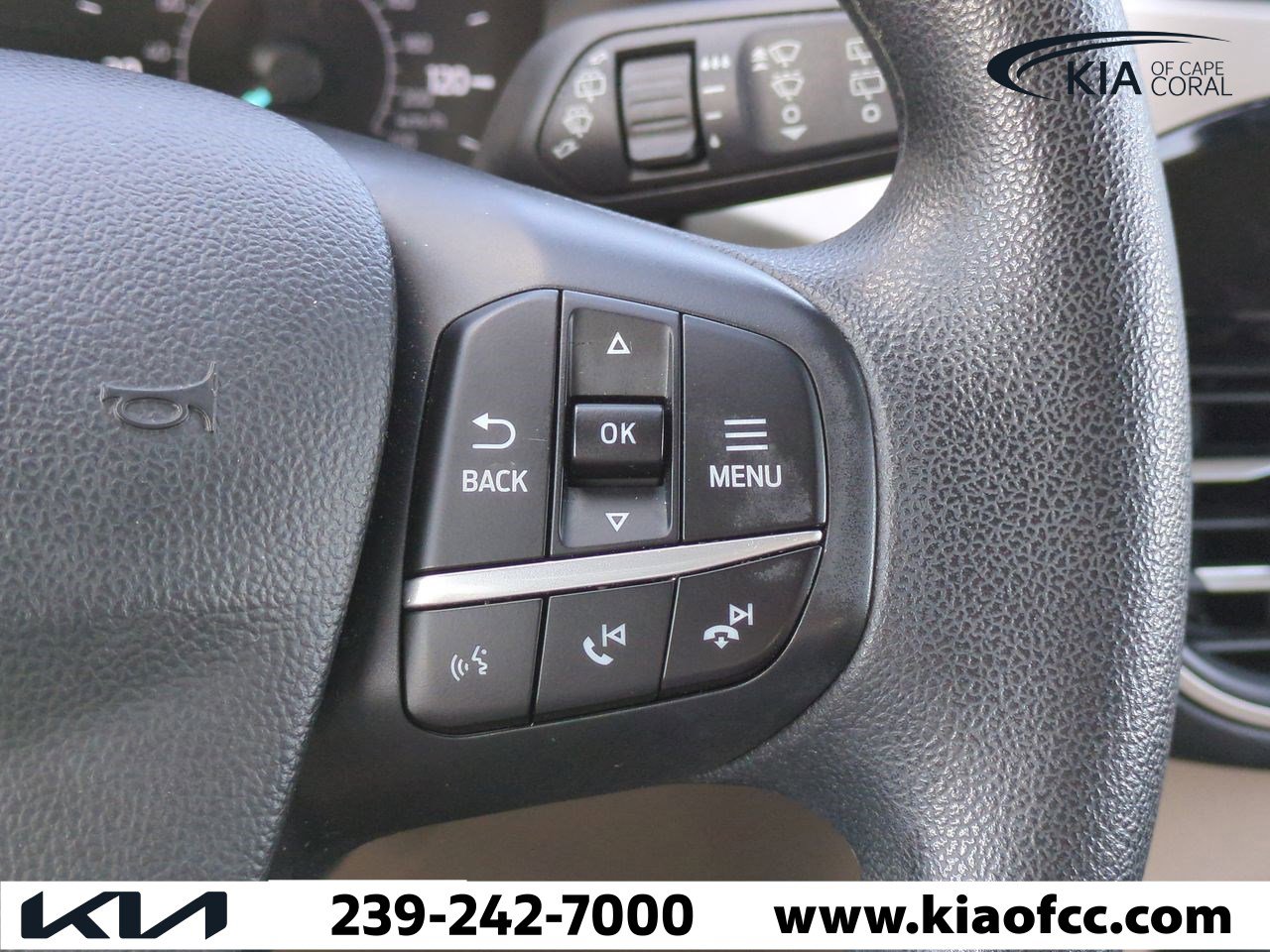 Used 2020 Ford Escape SE image 27