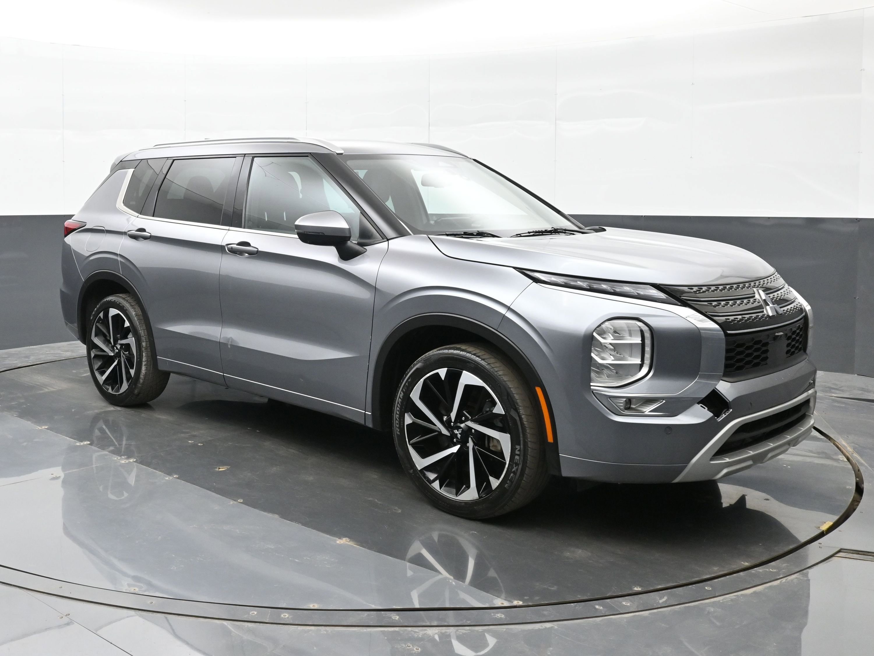 Used 2022 Mitsubishi Outlander SEL image 6