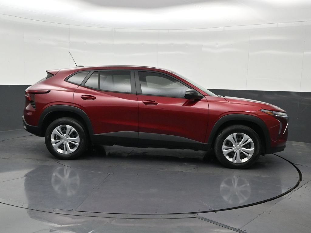 Used 2024 Chevrolet Trax LS FWD image 7