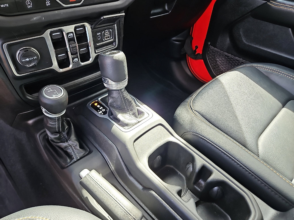 Used 2024 Jeep Wrangler Sahara image 20