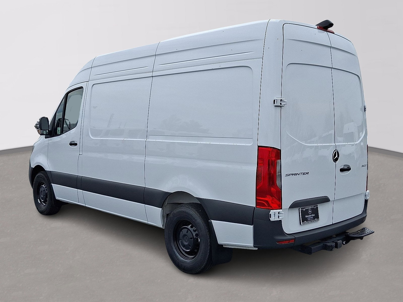 Used 2025 Mercedes-Benz Sprinter 2500 image 6
