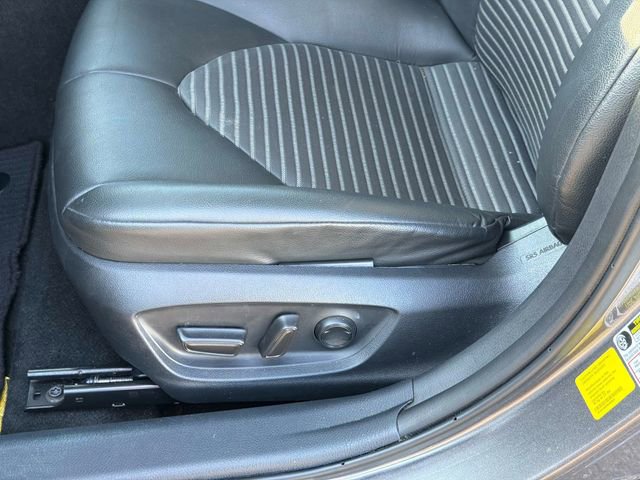 Used 2024 Toyota Camry SE w/ Convenience Package image 23