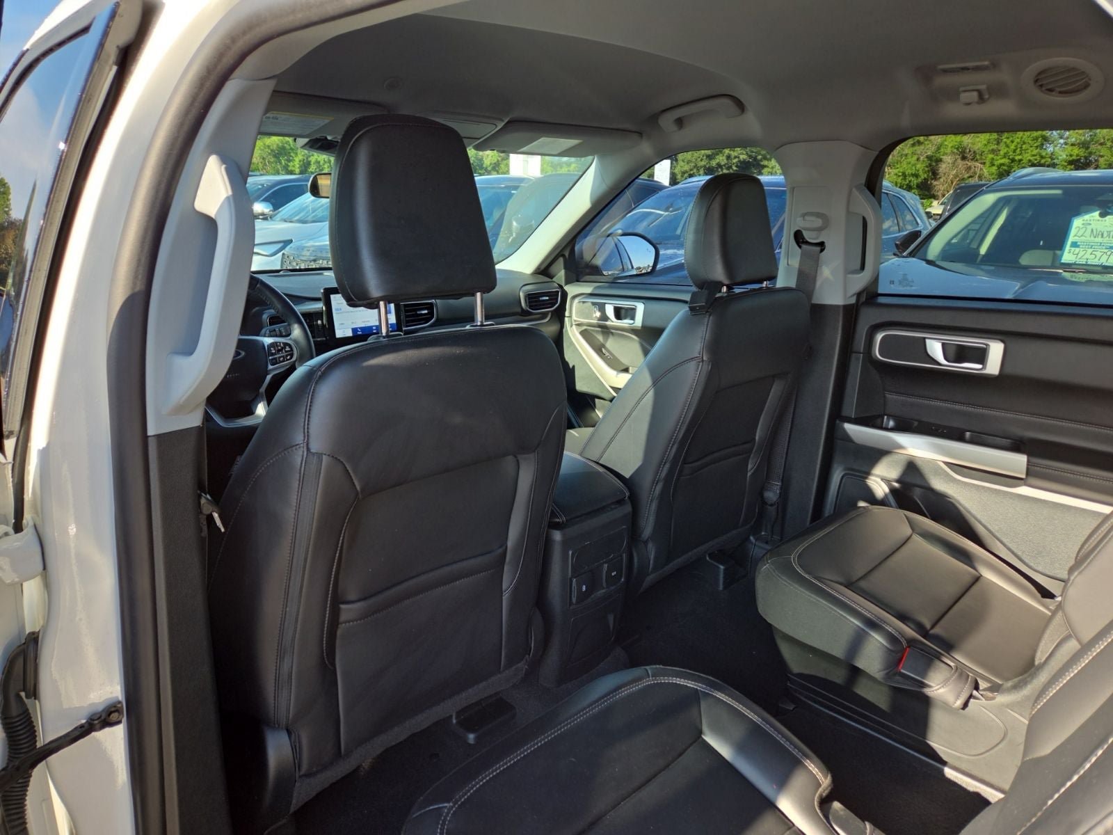 Used 2024 Ford Explorer XLT w/ Equipment Group 202A AWD/4WD image 17