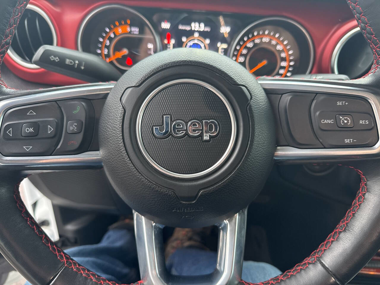 Used 2023 Jeep Gladiator Rubicon w/ Cold Weather Group AWD/4WD image 32