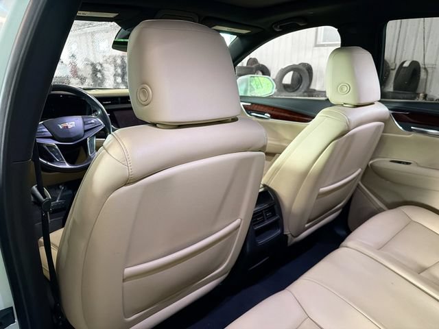 Used 2019 Cadillac XT5 Luxury AWD/4WD image 9