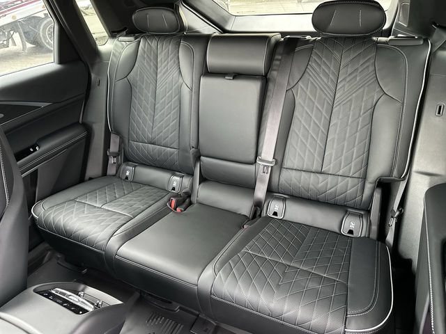 New 2026 Cadillac Lyriq V w/ LPO, Floor Liner Package AWD/4WD image 25