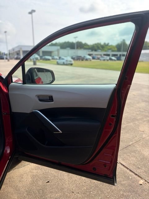 Used 2024 Toyota Corolla Cross LE FWD image 14