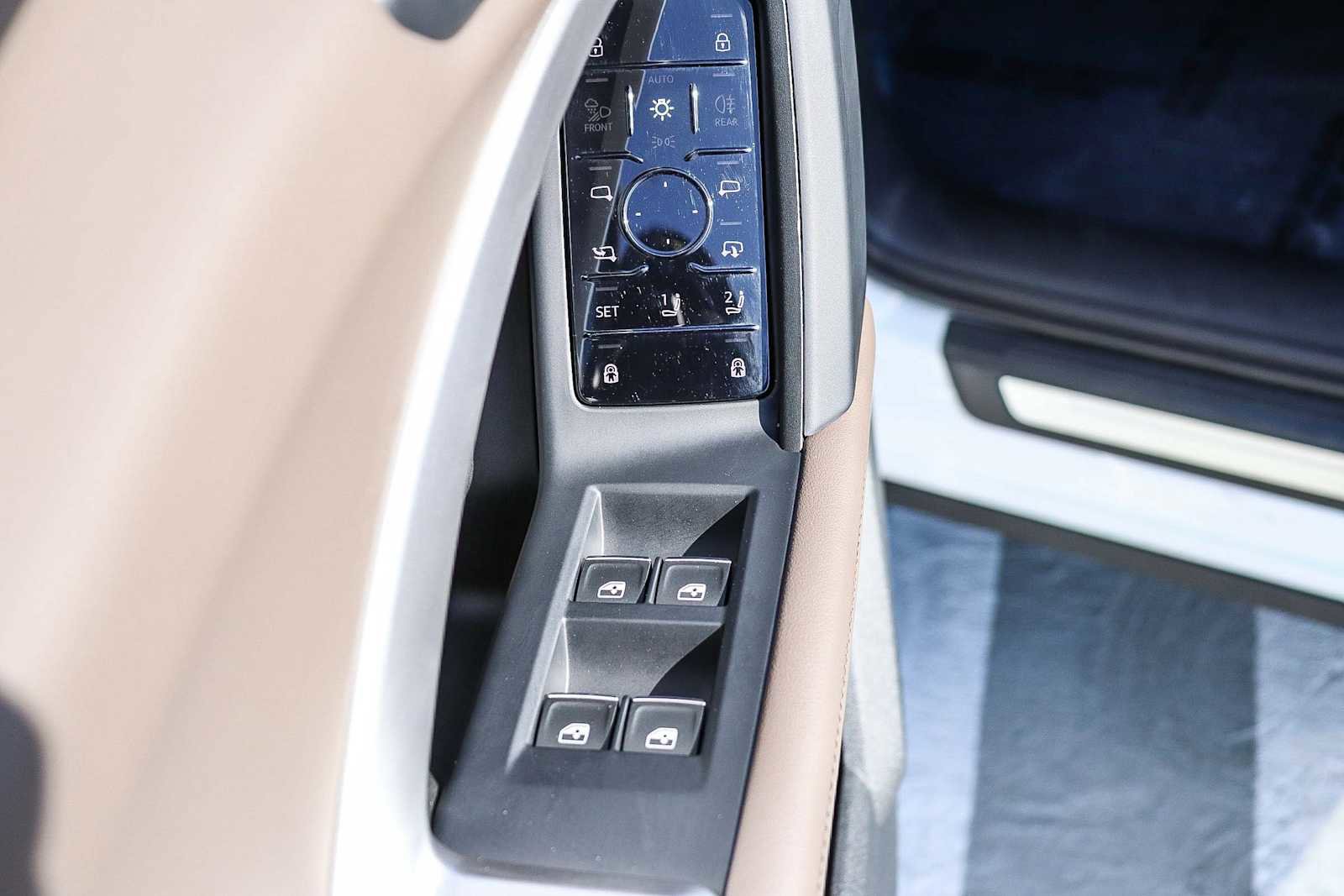 Used 2025 Audi Q5 Premium w/ Convenience Package image 26