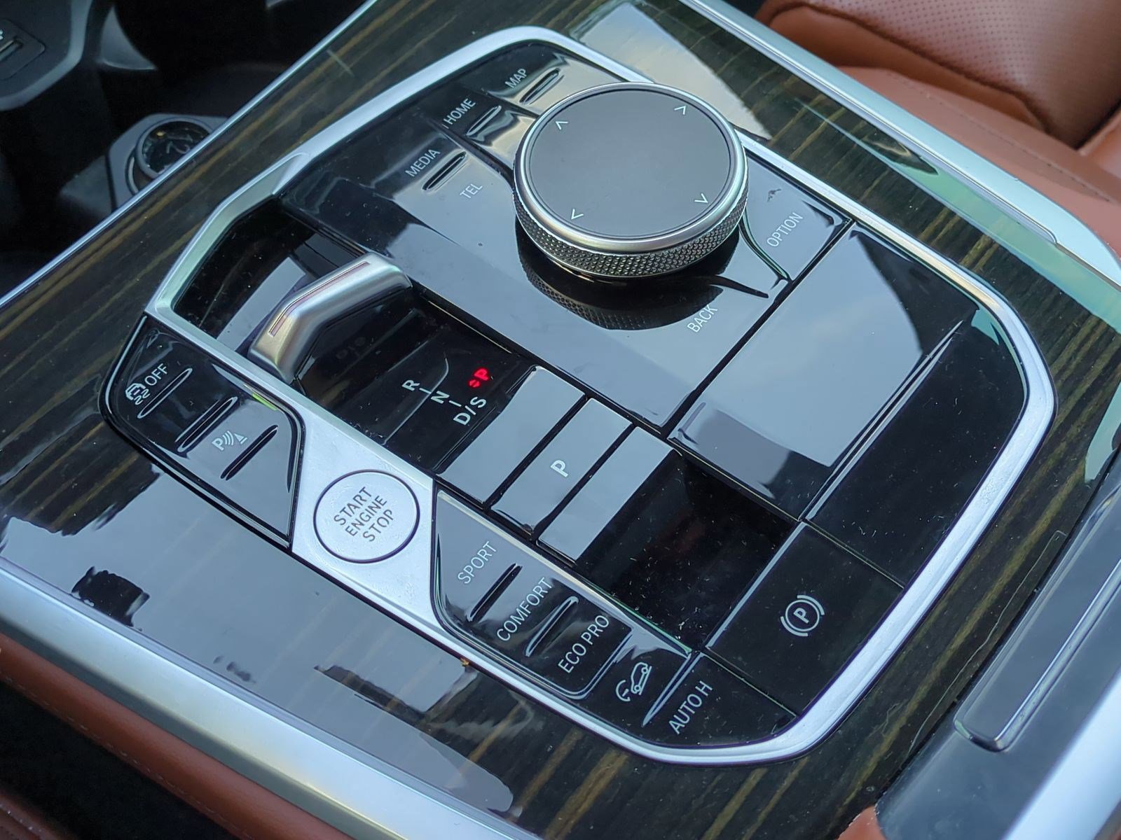 Used 2025 BMW X5 xDrive40i w/ M Sport Package image 26