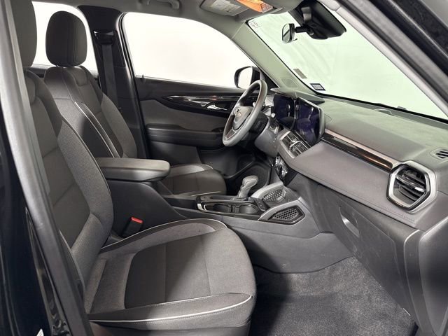 Used 2025 Chevrolet TrailBlazer LT image 18