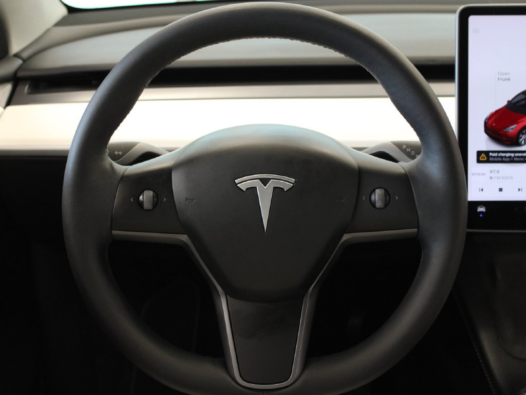 Used 2022 Tesla Model Y Long Range AWD/4WD image 23