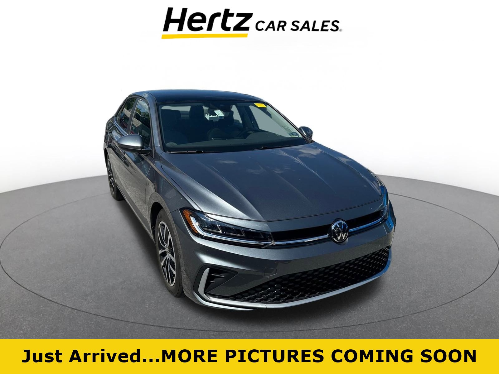 Used 2025 Volkswagen Jetta SE image 1