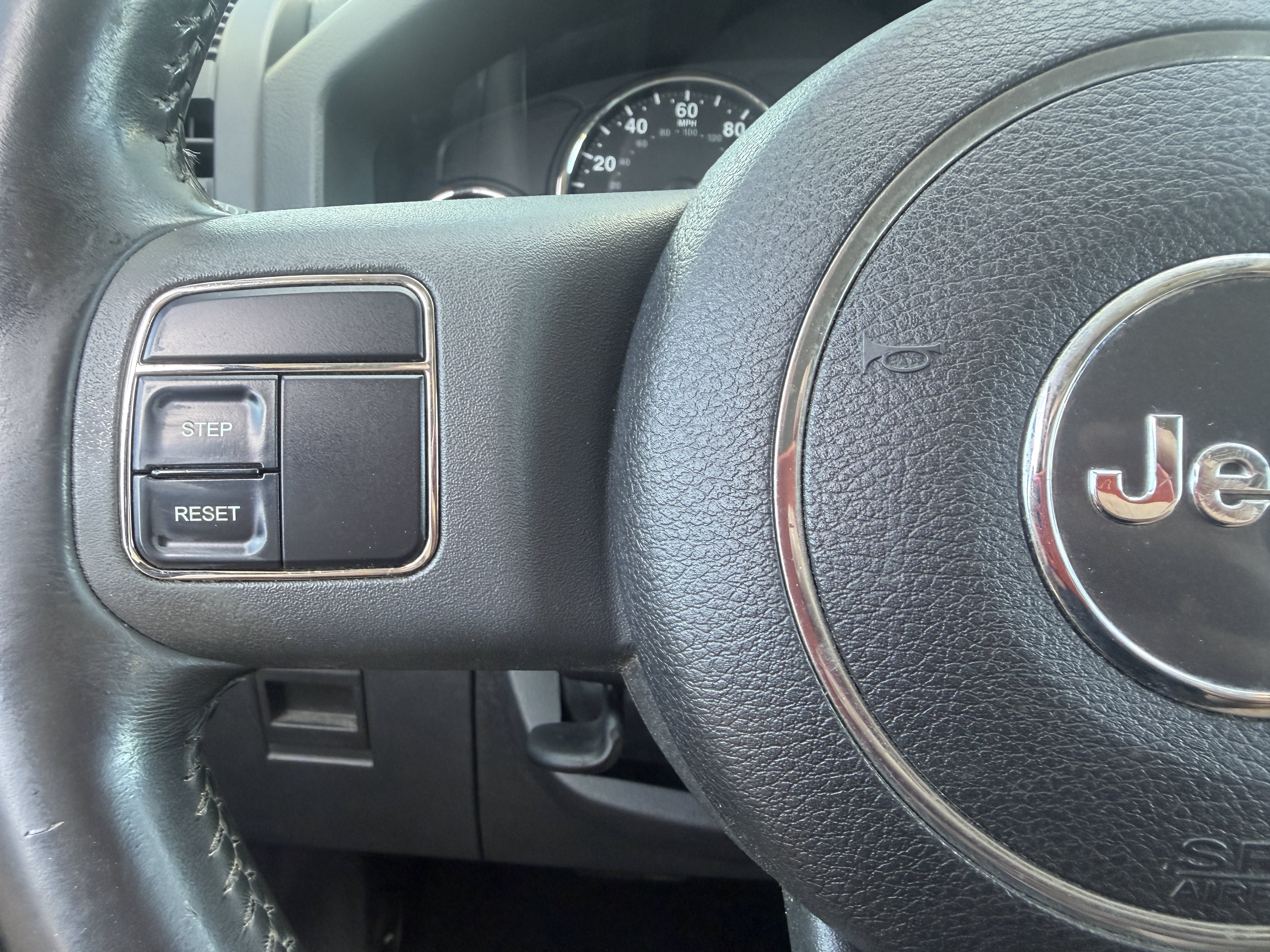 Used 2011 Jeep Liberty Sport AWD/4WD image 22