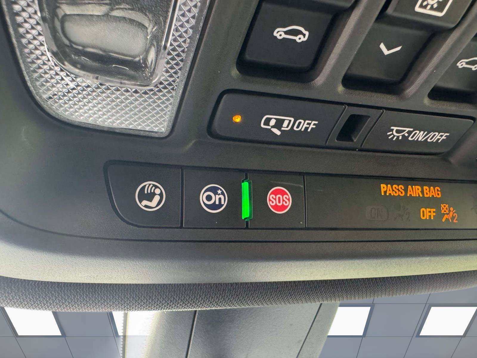 Used 2023 Chevrolet Traverse Premier image 29