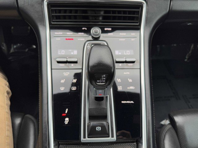 Used 2018 Porsche Panamera Turbo S image 32