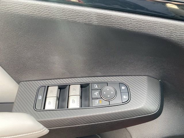 New 2025 Mitsubishi Outlander SE image 18