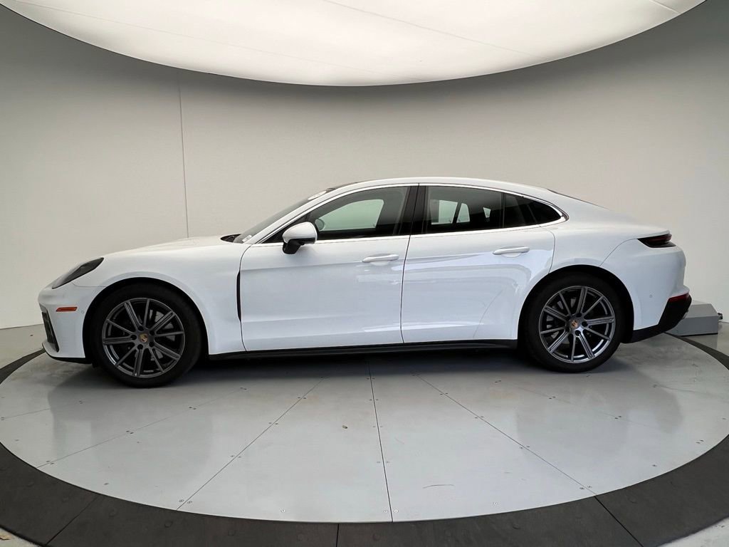 Used 2024 Porsche Panamera image 2