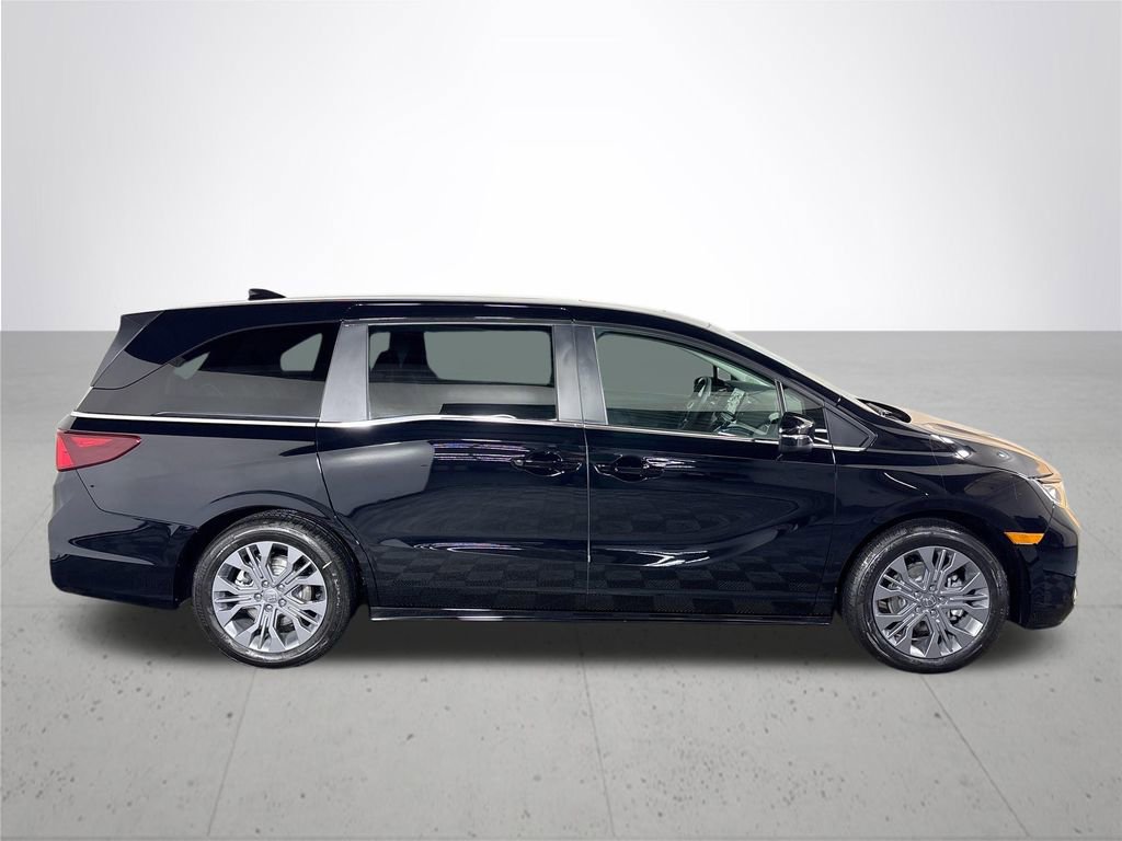 New 2026 Honda Odyssey Touring image 5