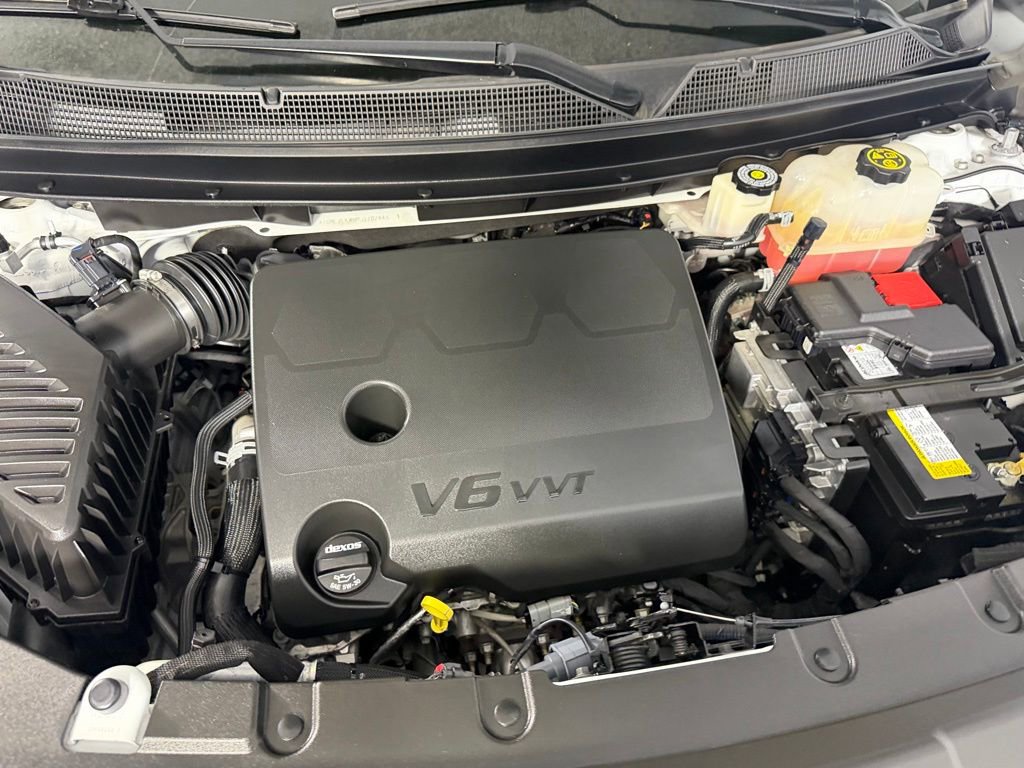 Used 2023 Chevrolet Traverse LS w/ Safety Package AWD/4WD image 37
