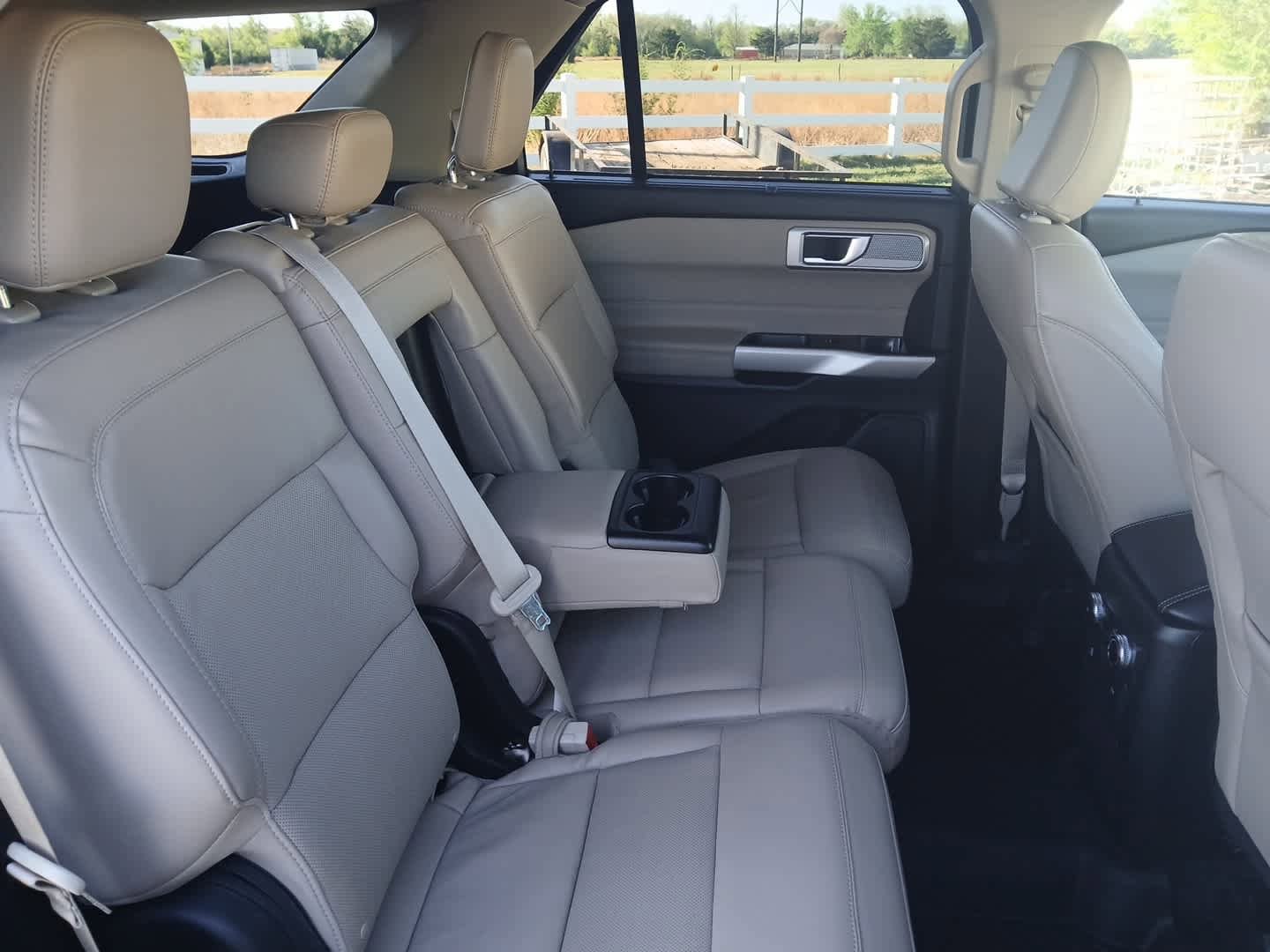 Used 2023 Ford Explorer Limited AWD/4WD image 56