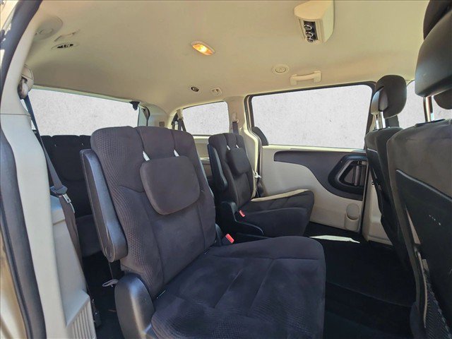 Used 2015 Dodge Grand Caravan SXT w/ Rear Park Assist Package FWD image 18