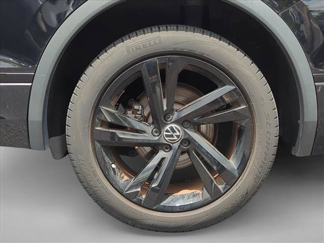 Used 2023 Volkswagen Tiguan SE R-Line FWD image 12