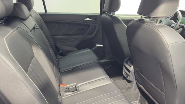 Used 2024 Volkswagen Tiguan SE R-Line image 15