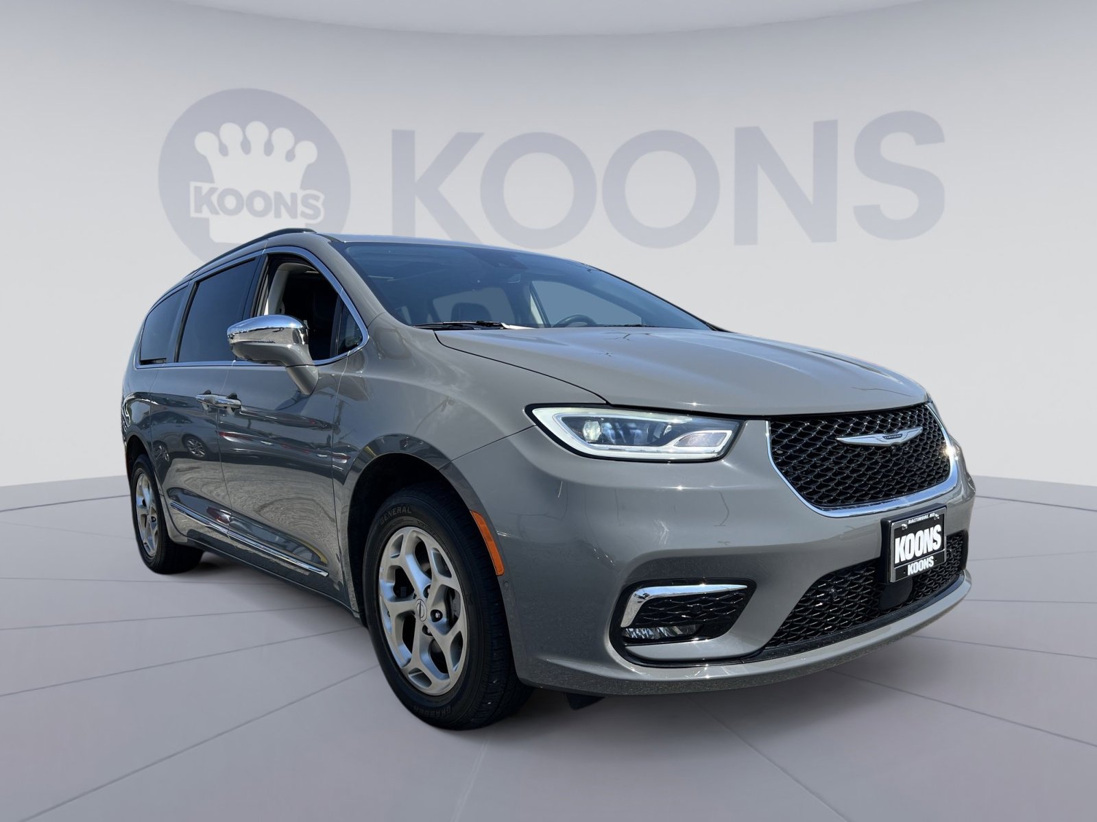 Used 2022 Chrysler Pacifica Limited AWD/4WD image 18