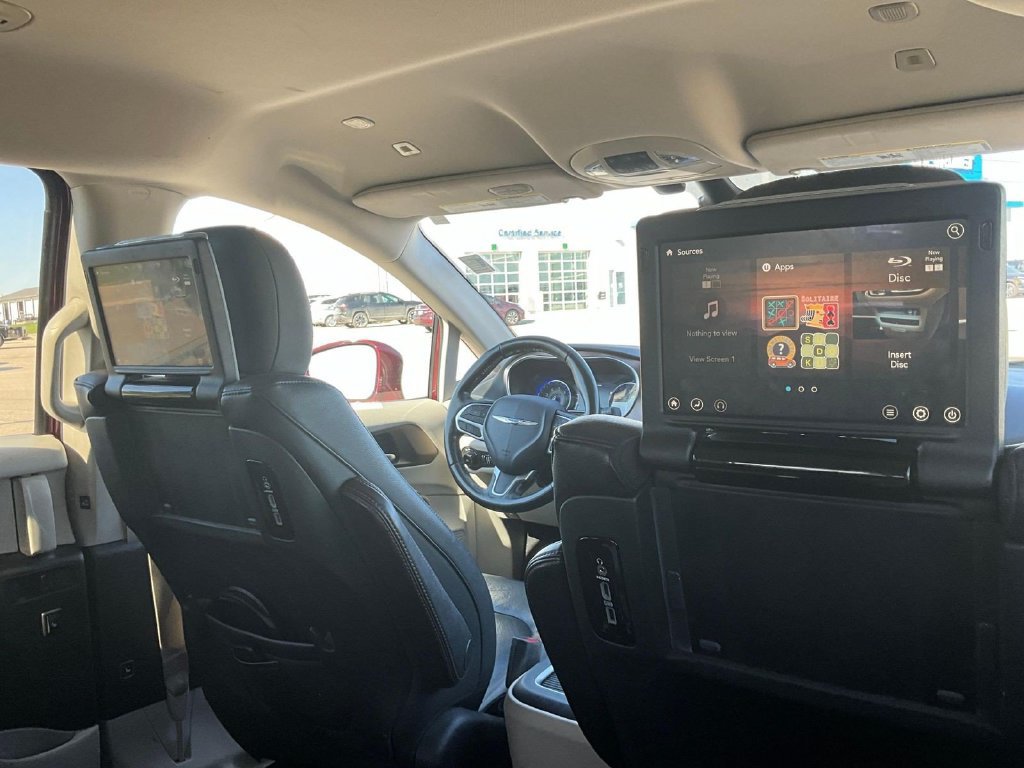 Used 2019 Chrysler Pacifica Touring-L Plus w/ Advanced Safetytec Group FWD image 12