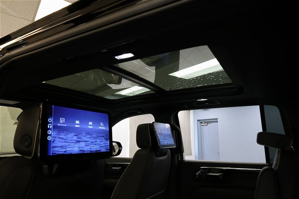 New 2026 Chevrolet Suburban Premier image 12