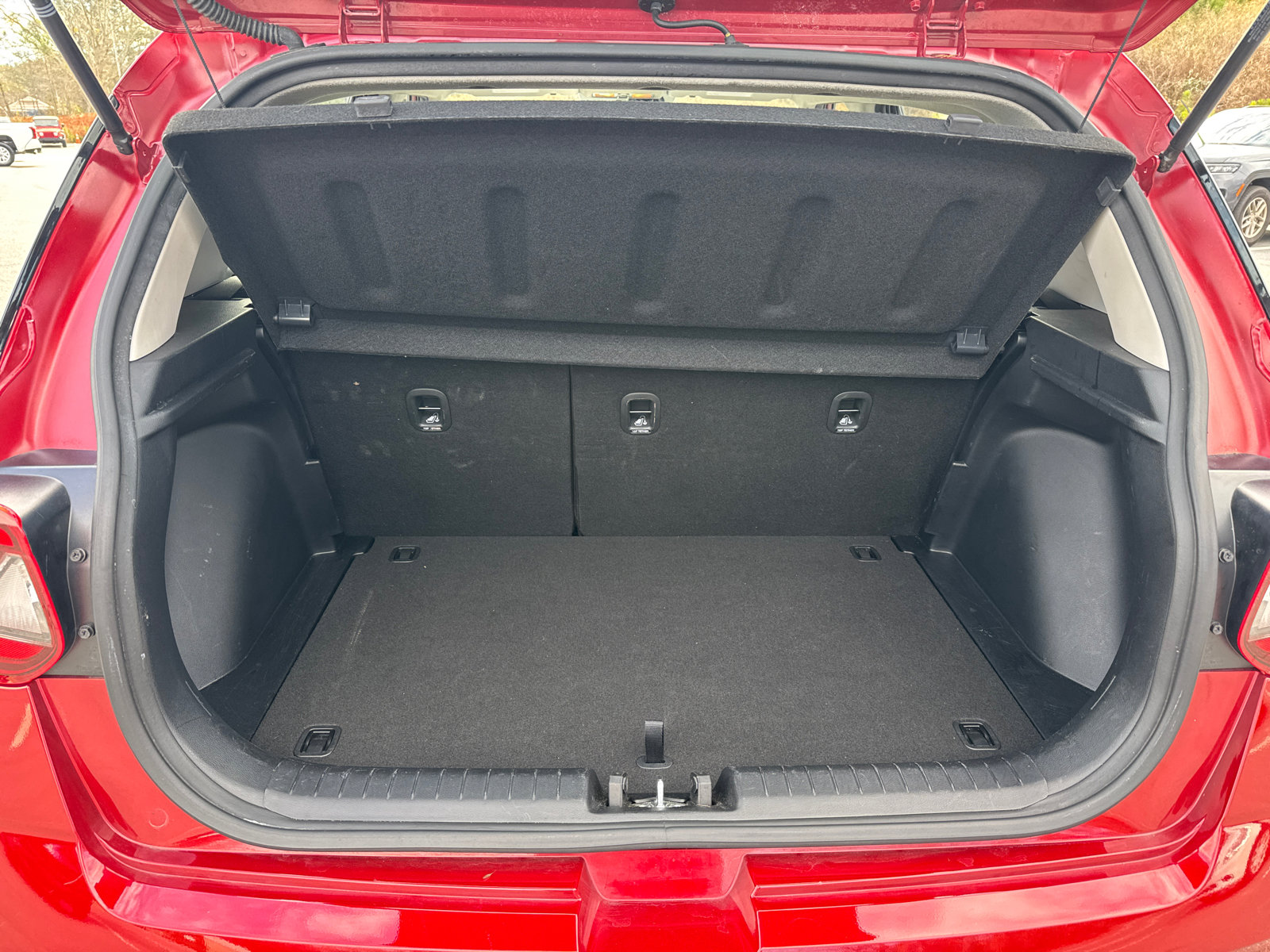 Used 2025 Hyundai Venue SEL image 18