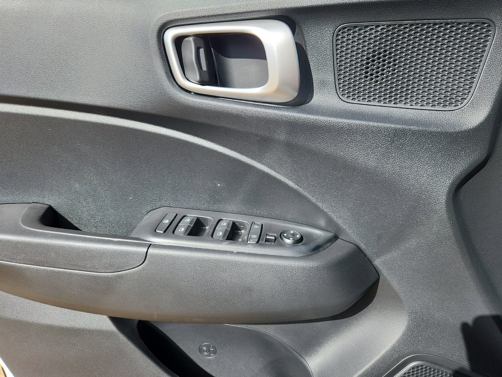 New 2026 Hyundai Venue SEL FWD image 9