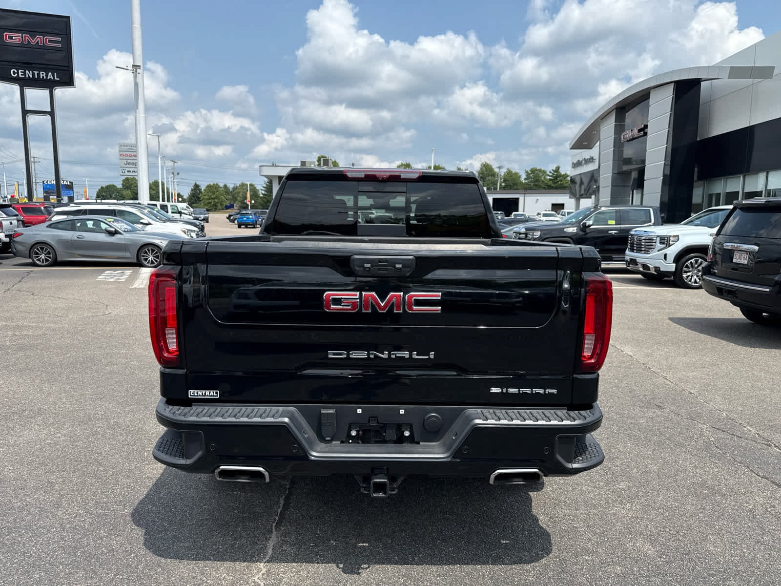 Certified 2023 GMC Sierra 1500 Denali w/ Denali Reserve Package AWD/4WD image 4