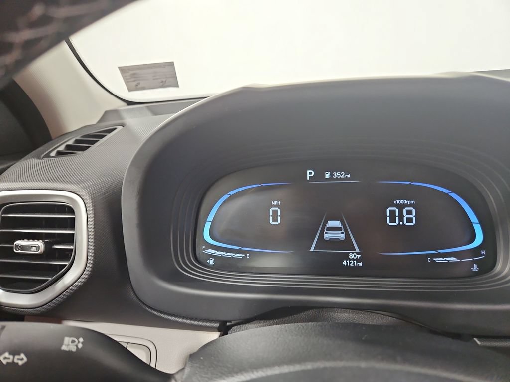 Certified 2025 Hyundai Venue SEL FWD image 17