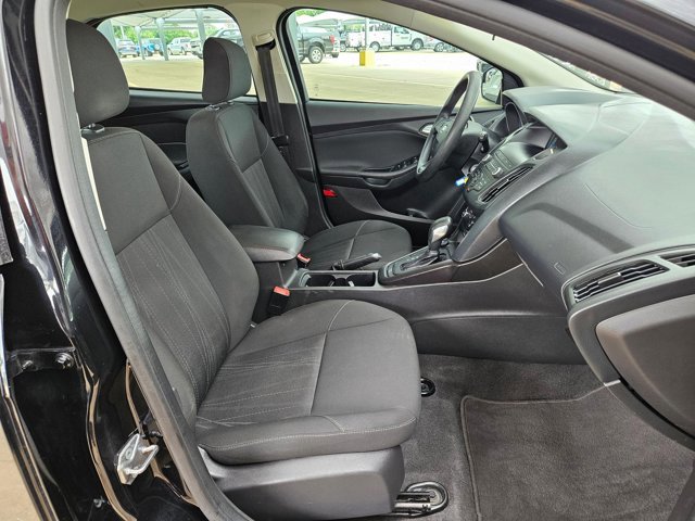 Used 2018 Ford Focus SE FWD image 19
