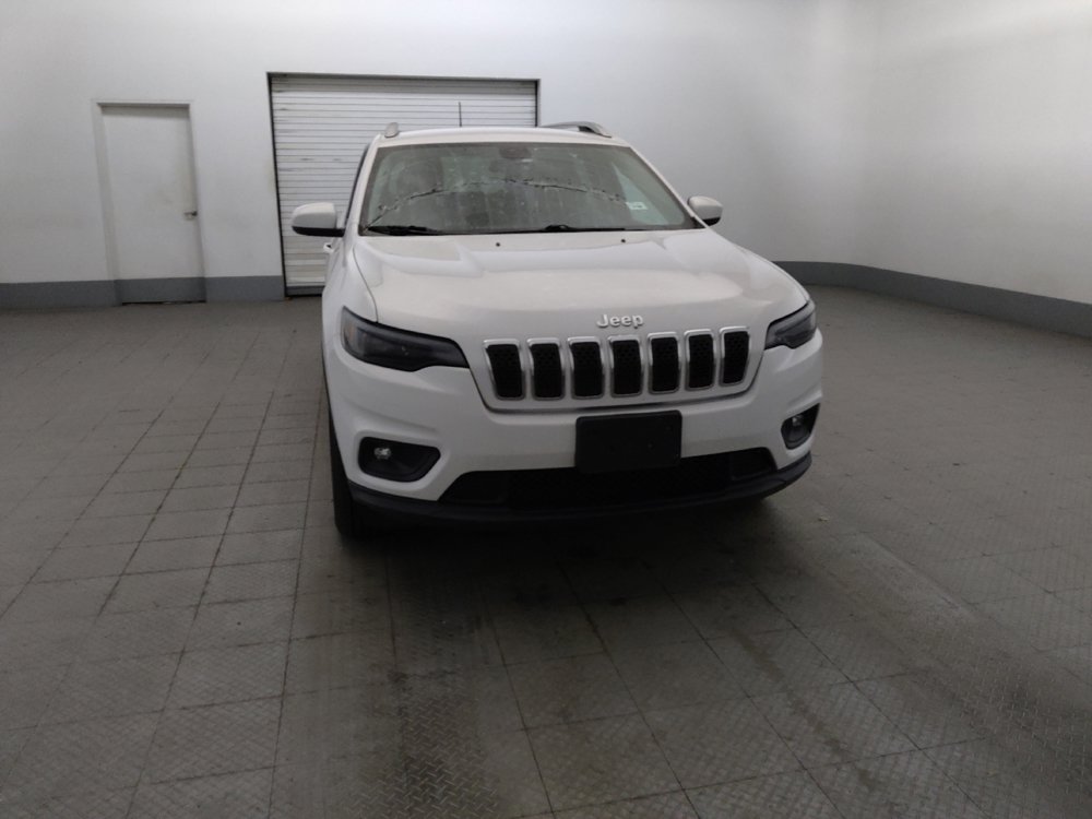 Used 2019 Jeep Cherokee Latitude Plus w/ Cold Weather Group AWD/4WD image 14