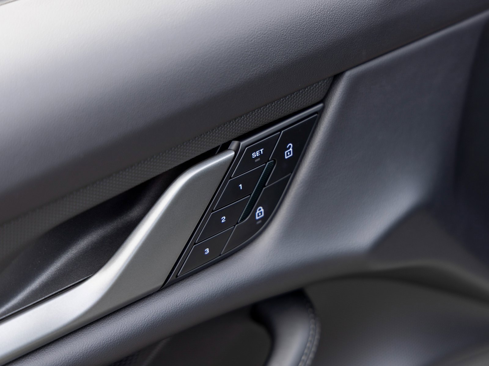 New 2025 Porsche Taycan image 20