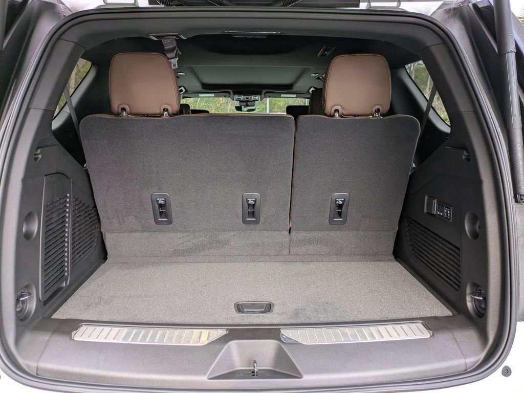 New 2025 Chevrolet Tahoe High Country image 13