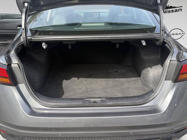 Used 2024 Nissan Altima 2.5 SR w/ SR Premium Package FWD image 28