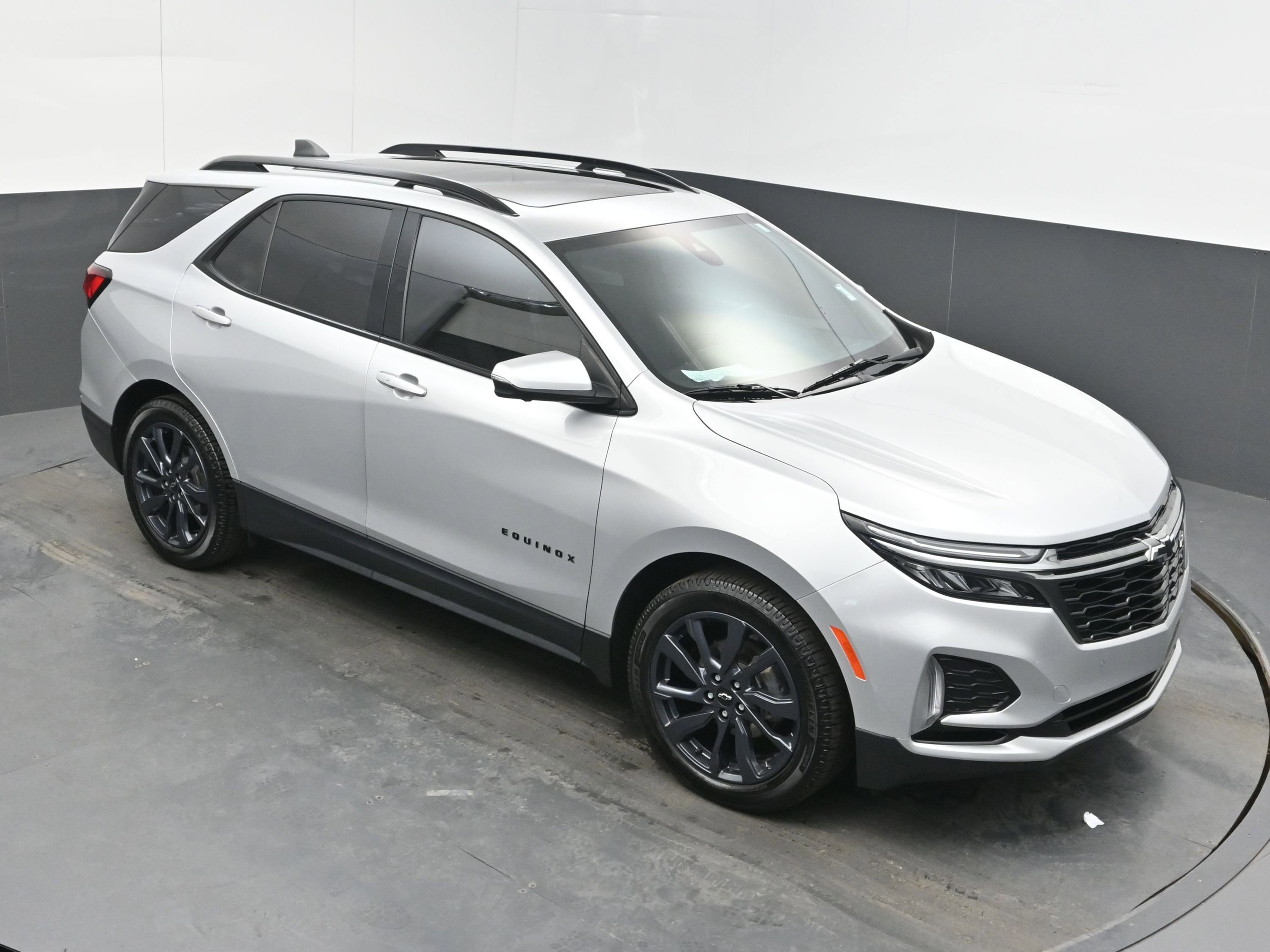 Used 2022 Chevrolet Equinox RS w/ RS Leather Package image 31