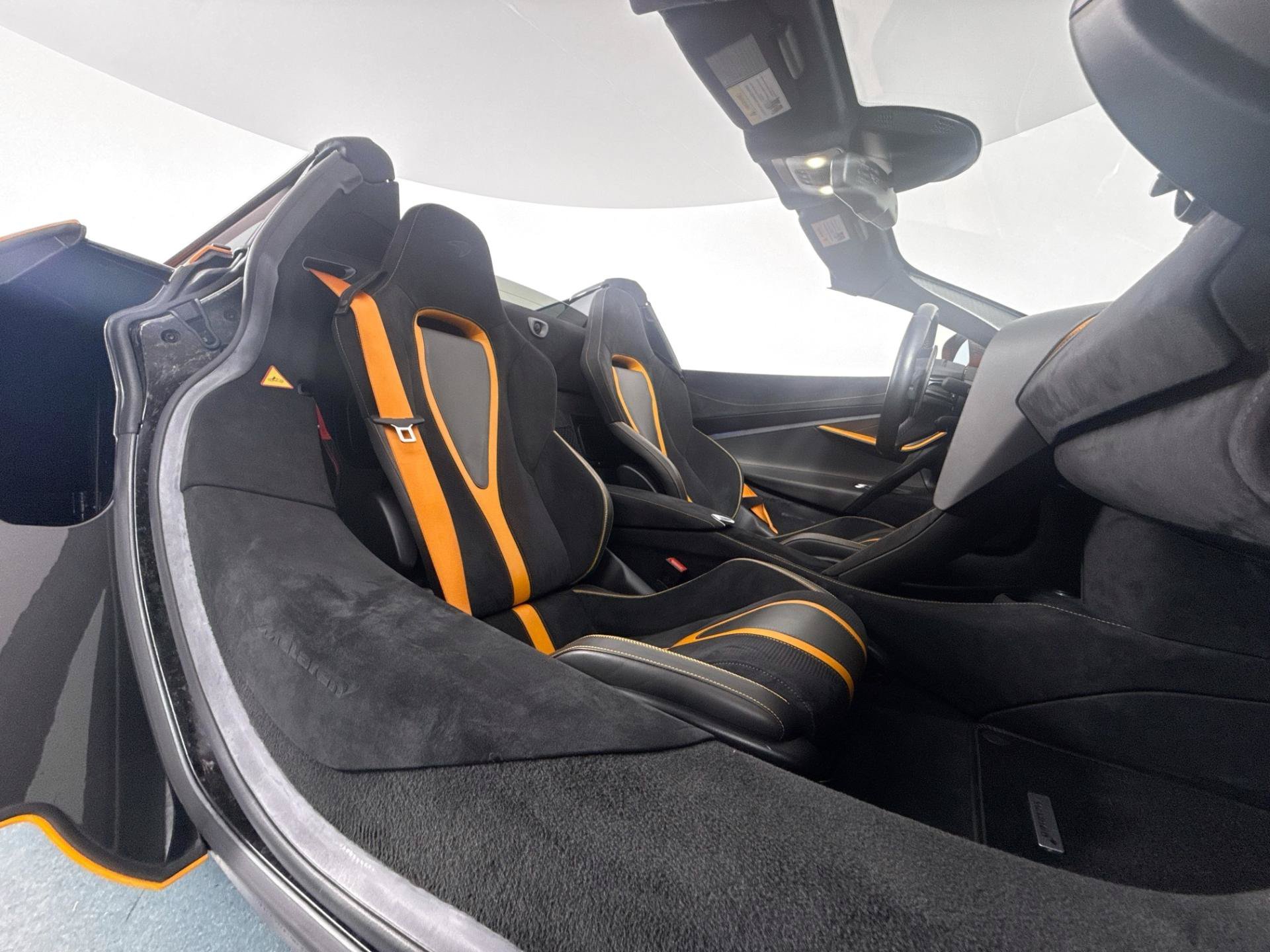 Used 2022 McLaren 720S Spider RWD image 25