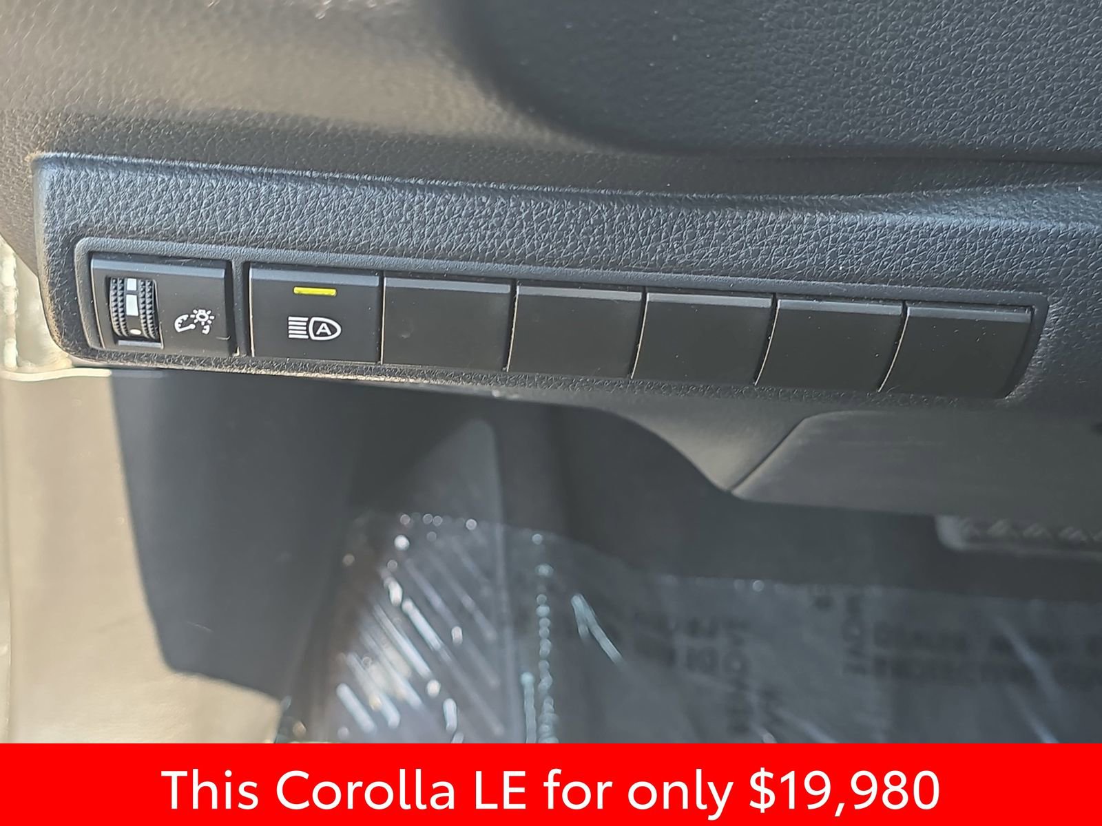 Used 2024 Toyota Corolla LE FWD image 31
