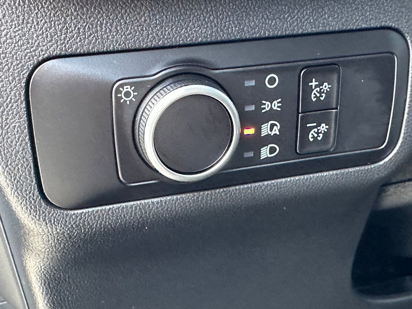 Used 2025 Ford Escape Active image 9