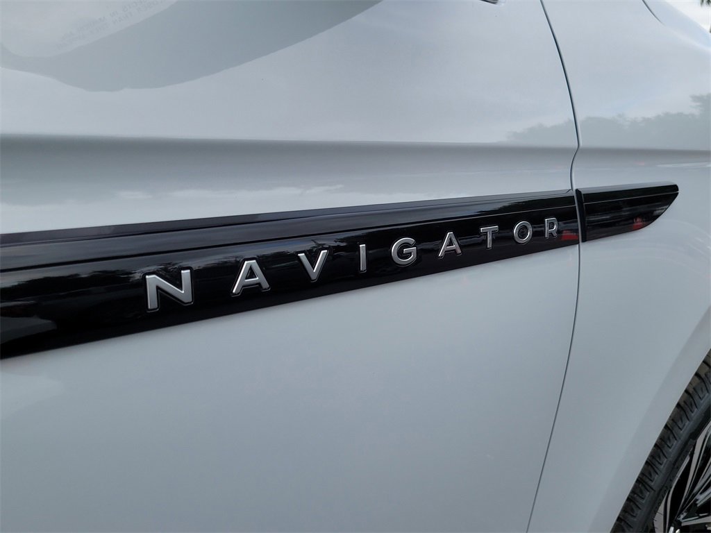 New 2025 Lincoln Navigator L Black Label image 6