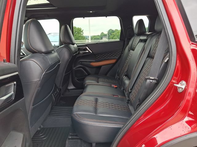 Used 2024 Mitsubishi Outlander SEL AWD/4WD image 11