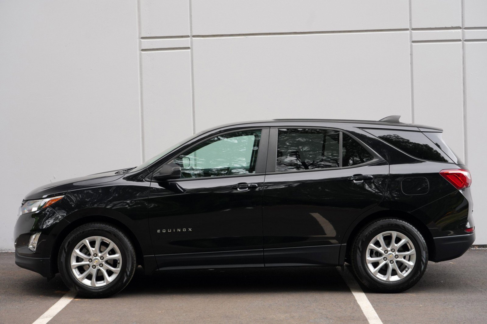 Used 2020 Chevrolet Equinox LS w/ LS Convenience Package FWD image 38