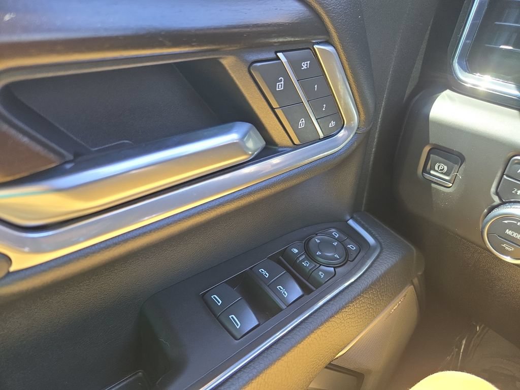 Used 2025 GMC Sierra 2500 Denali w/ Max Trailering Package AWD/4WD image 25