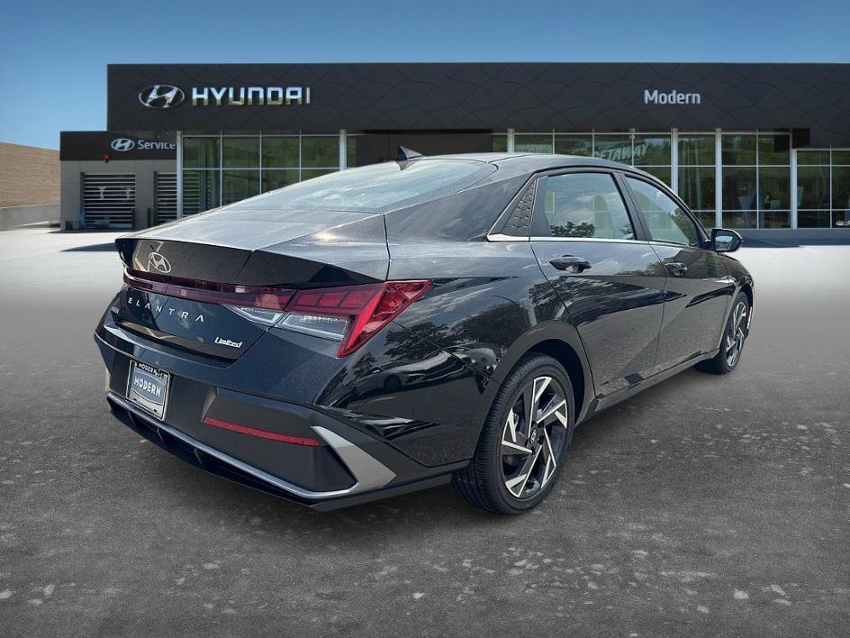 New 2026 Hyundai Elantra Limited FWD image 3