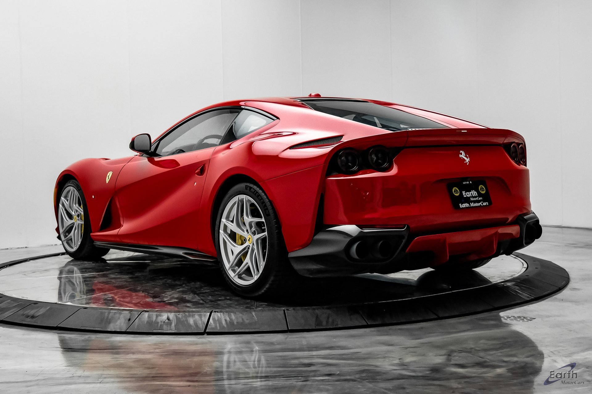Used 2018 Ferrari 812 Superfast image 10